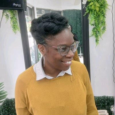 Professional Female seeks a single or double room Main Photo