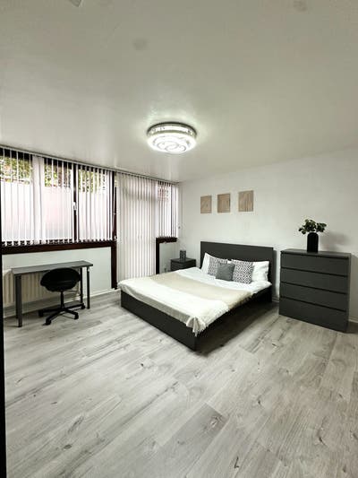 XXL Double Room *3 Bed Flat in Cutty Sark Main Photo