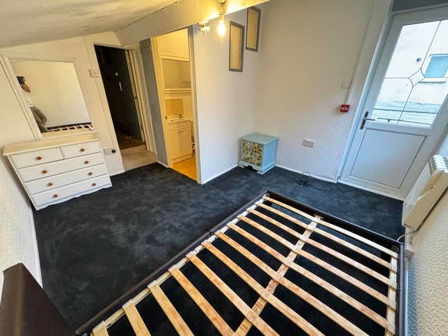 Luxury Room in Shared Modern Flat, Exmouth Centre Main Photo