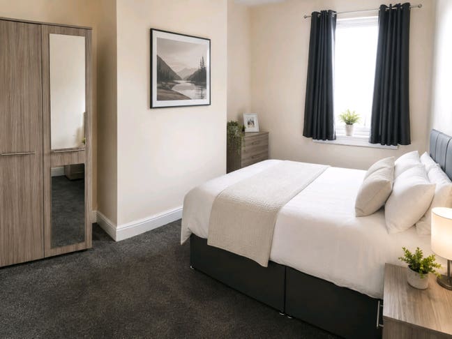 Lovely room, respectful and mature housemates Main Photo