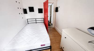 Small Double Room in Friendly House (bills Inc) Main Photo
