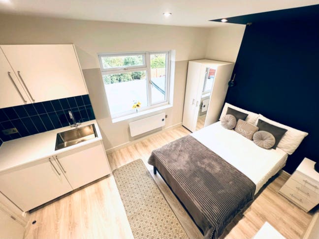 🏠✨️ 3X Self-Contained Studios to Let in Greenford Main Photo