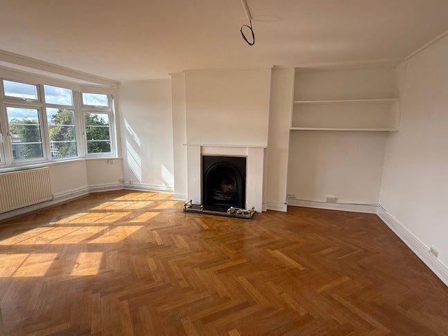 Two Bedroom Flat in Mount View W5 92 sq metres  Main Photo