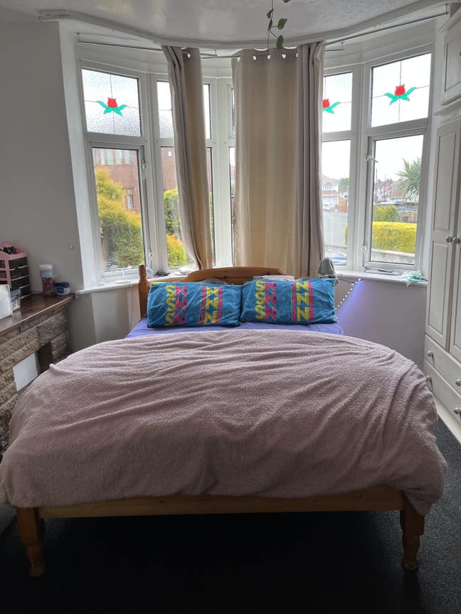 We have a single room available with free Main Photo