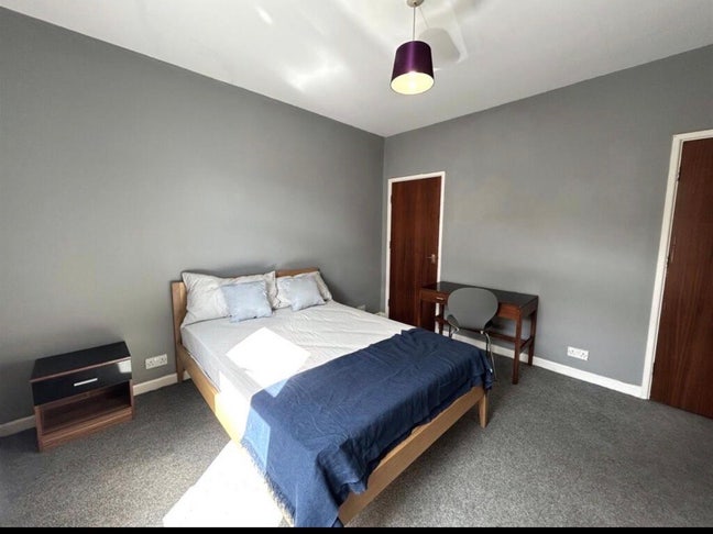 Rooms Available | All Bills Included | Pomona  Main Photo