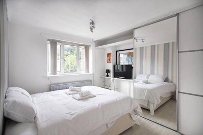 3 Double Bedroom House to Rent in M15 Main Photo