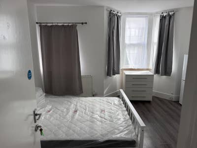 6x bed quality HMO (all ensuite)- Harrow Main Photo
