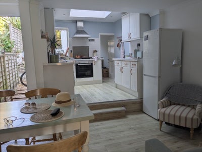 Double room available Cowes from mid September Main Photo