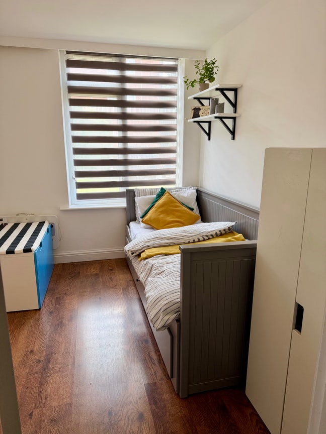 Furnished single room B16| &pound;475 bills included  Main Photo
