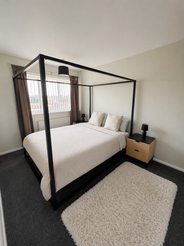Large Furnished Double Room | plumley road, SK9 Main Photo