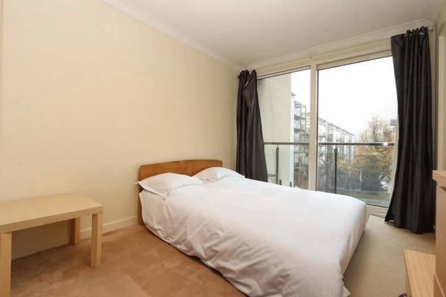 Last en-suite with balcony in Canary Wharf E14 Main Photo