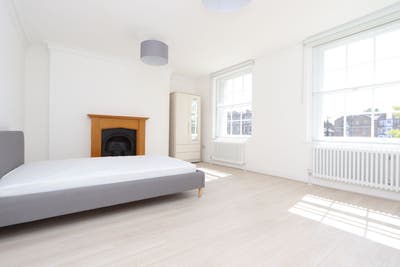 Beautiful large rooms in Bow Road E3 - ASAP Main Photo