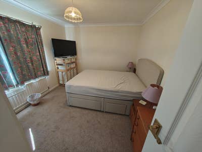1 Double bedroom with live in Landlord Main Photo