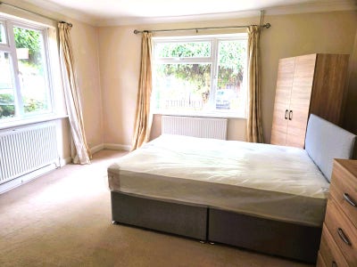Double Bedrooms Available - 5 Minute Walk to Rhul Main Photo