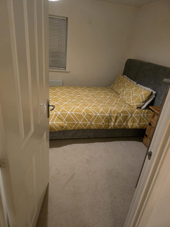 Large furnished double room to rent Main Photo