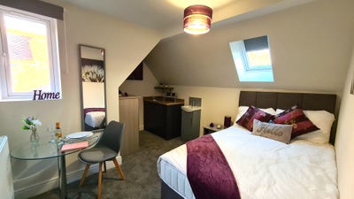 Double Rooms Available Main Photo
