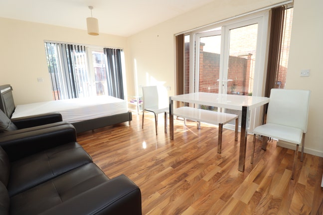 Last rooms in Zone 1 - London Bridge SE1 Main Photo