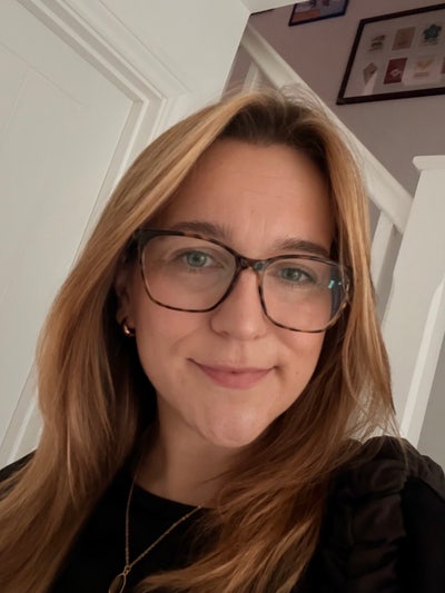 I am a professional female aged 31, looking f... Main Photo