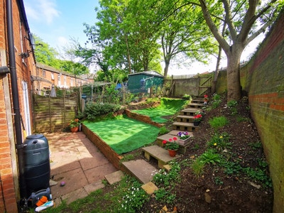 Cozy Bedroom in Quiet House with Large Garden Main Photo