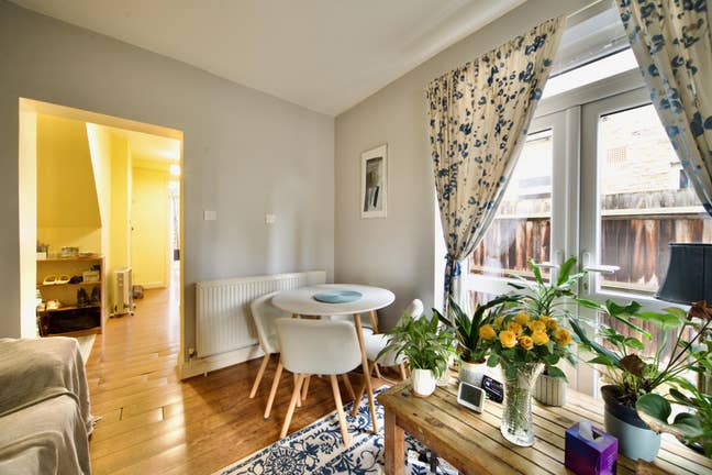 Single Room Victorian Flat w/ Garden w/ 1 Sharer Main Photo