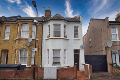 Single Room Victorian Flat w/ Garden w/ 1 Sharer Main Photo