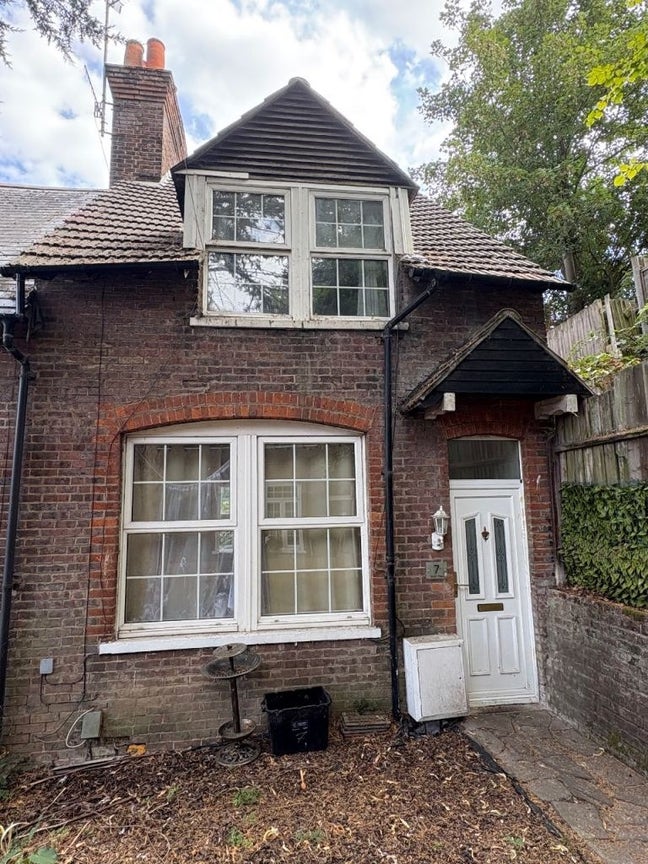 3 bedroom House available for rent in LU1 Main Photo