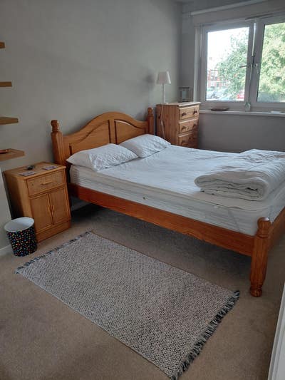 Spacious double room in SE3 Main Photo
