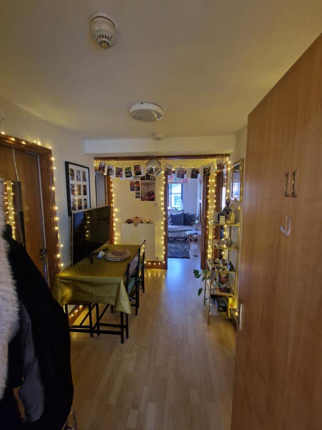 1 Double bedroom available in shared flat Main Photo