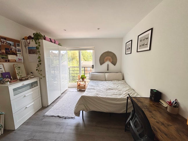 Bright & Spacious En-Suite Double Room Surrey Quay Main Photo