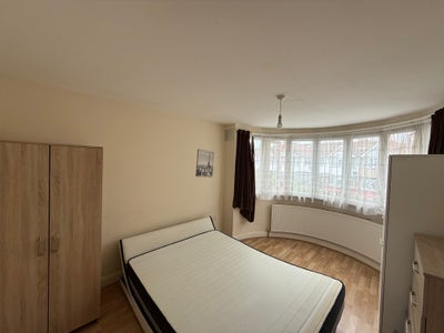 Couples Will Be Charged Extra &pound;300 Main Photo