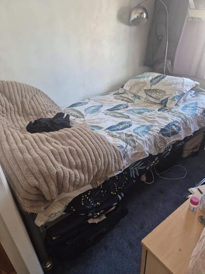 Very clean house and share some area Main Photo