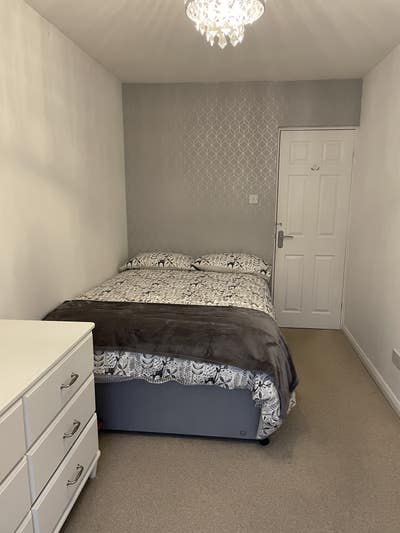 Double Bedroom  Main Photo