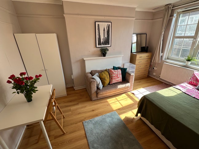 Available 8.09-2 Rooms-All in!-8M Farringdon/Angel Main Photo