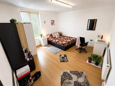 One room available  Main Photo