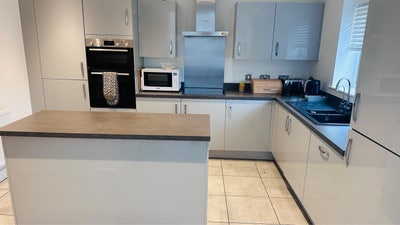 2 Double Room and 1 Single Room available Main Photo