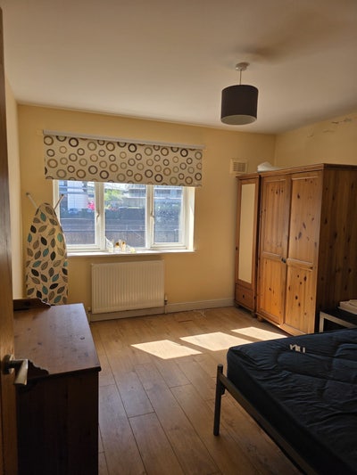 Large double bedroom in Royal Victoria/Canningtown Main Photo