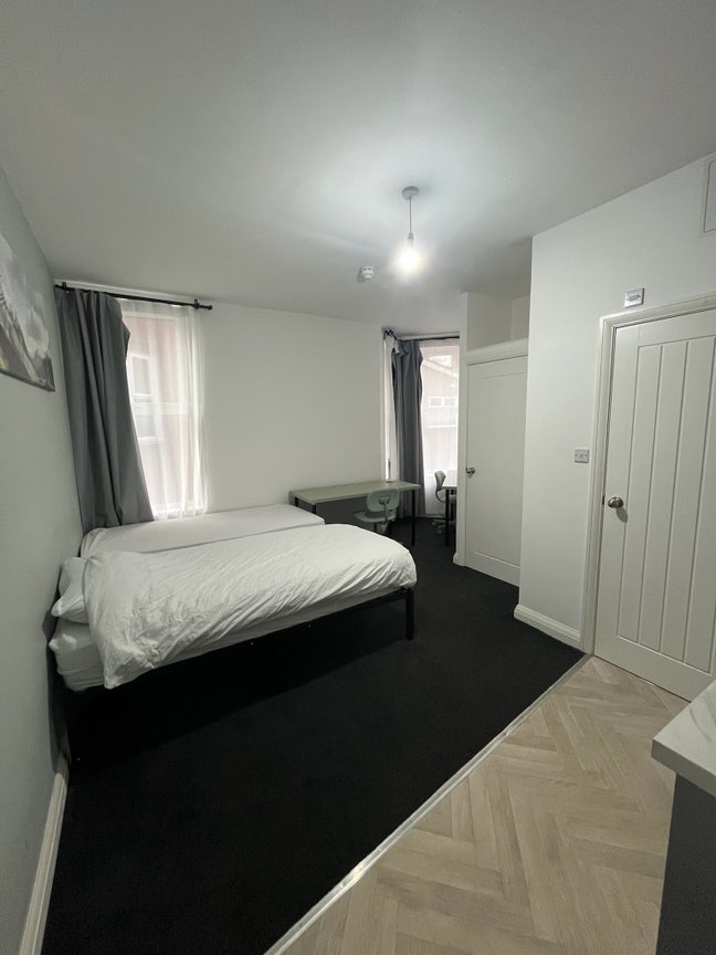 Modern Studio Close to Manchester City Centre Main Photo