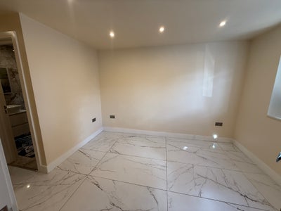 Newly Refurbished Self-Contained Studio – Langley Main Photo