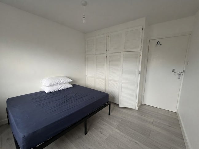 Double room for female - friendly house share Main Photo