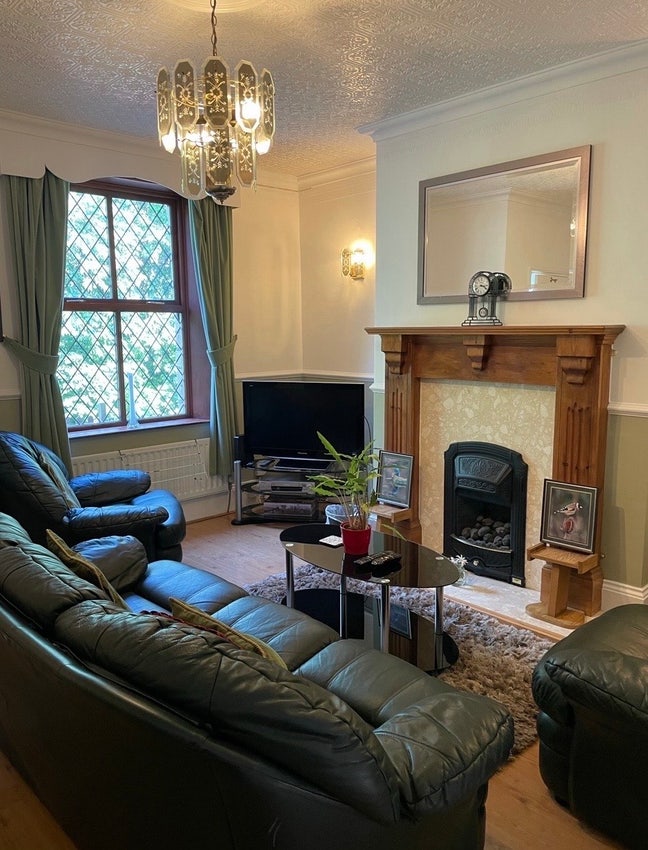 1 Room Available Main Photo