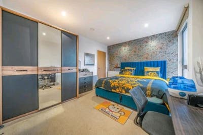 Quite Double and Ensuite Available  For Females Main Photo
