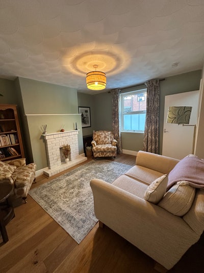 Charming 2-Bedroom Terrace House - Central Newbury Main Photo