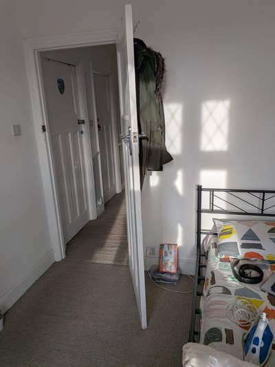 Spacious Room available in a 5 bed house  Main Photo