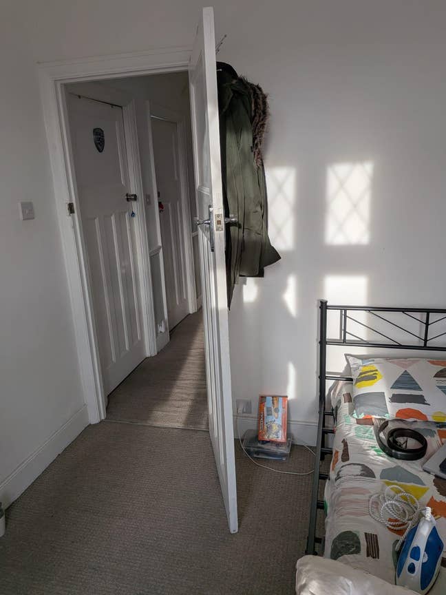 Spacious Room available in a 5 bed house  Main Photo