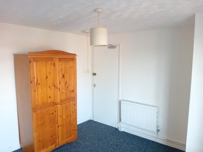 Quiet House Share Pets Allowed  Main Photo