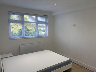 Furnished Double Room in Newly Refurbished Home Main Photo