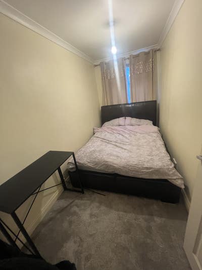 1 Bedroom in Oxford Road Reading - All Female Main Photo