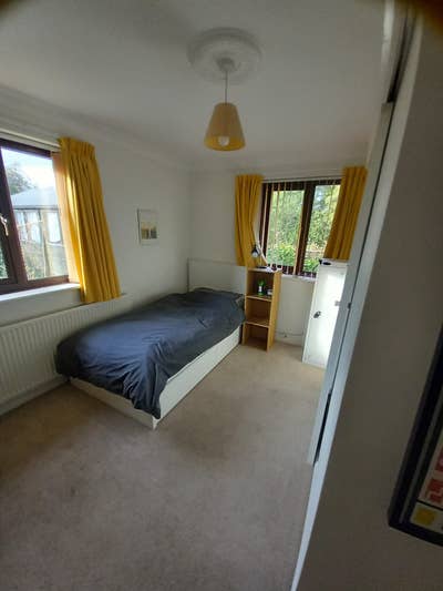 Single Room with Own Toilet. **Mon - Fri Only** Main Photo