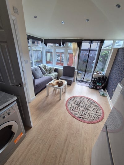 Studio Flat, Rosehip Road, CB4 Main Photo