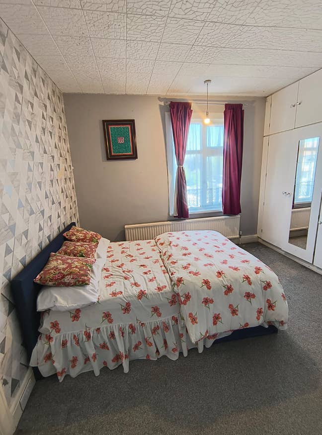  Furnished  Double  Room  Available  –  IG3 8EZ Main Photo